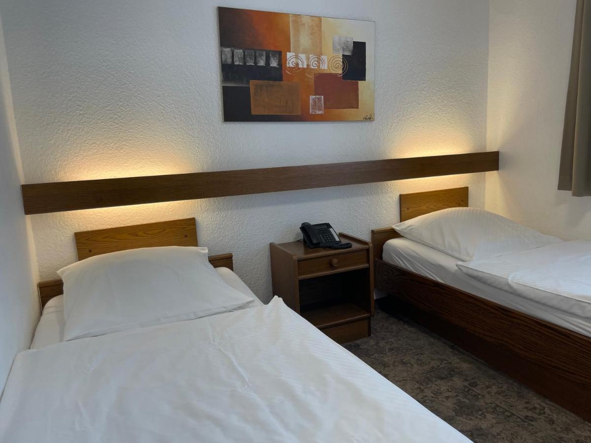 Hotel Regina ลุดวิกส์ฮาเฟน อัม ไรน์ ภายนอก รูปภาพ