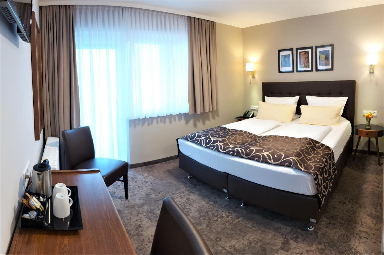 Hotel Regina ลุดวิกส์ฮาเฟน อัม ไรน์ ภายนอก รูปภาพ